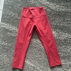 Lululemon cropped leggings size 6, cranberry